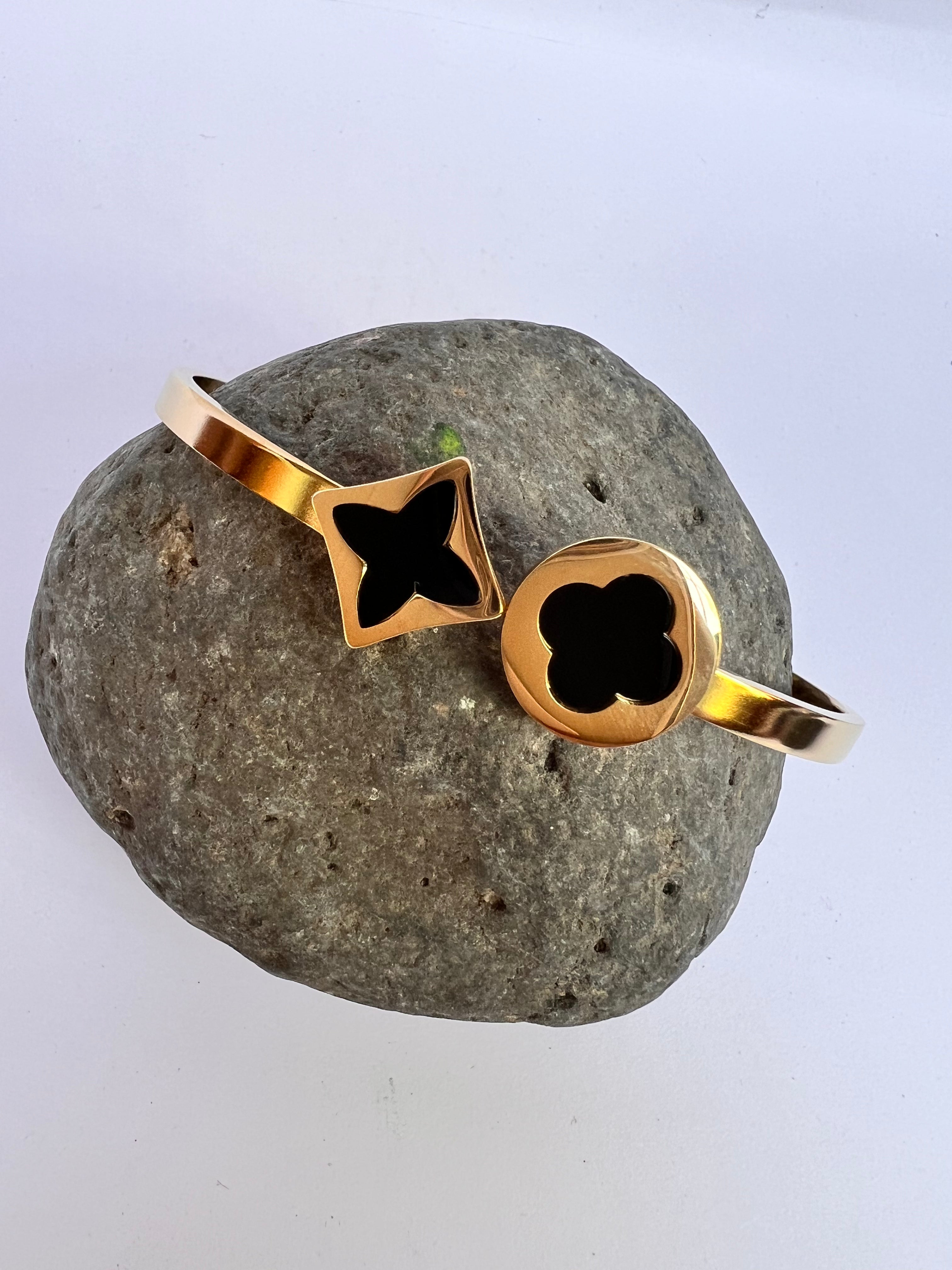 CLOVIÀ B & W Anti-Tarnish Bracelet