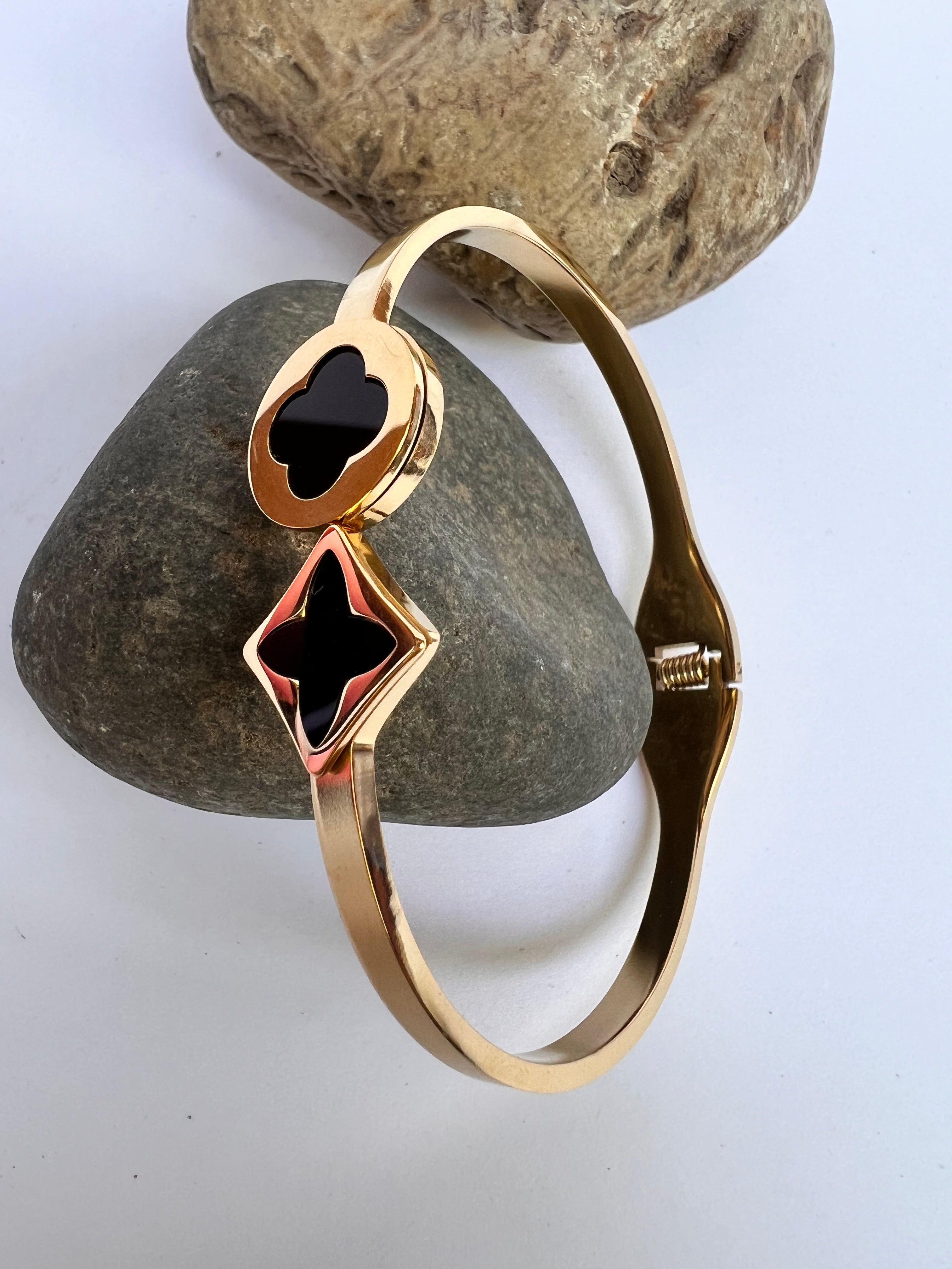 CLOVIÀ B & W Anti-Tarnish Bracelet