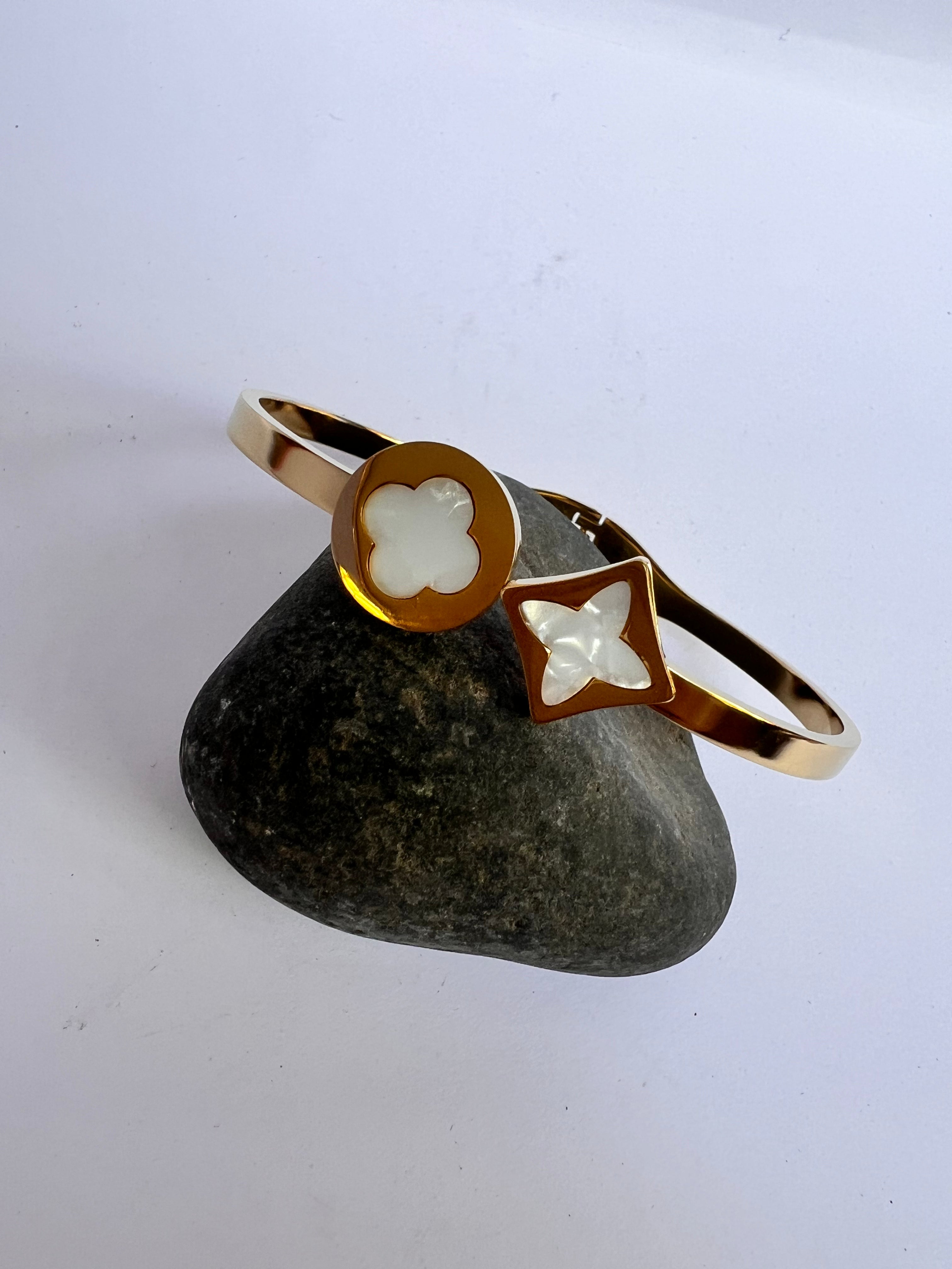 CLOVIÀ B & W Anti-Tarnish Bracelet