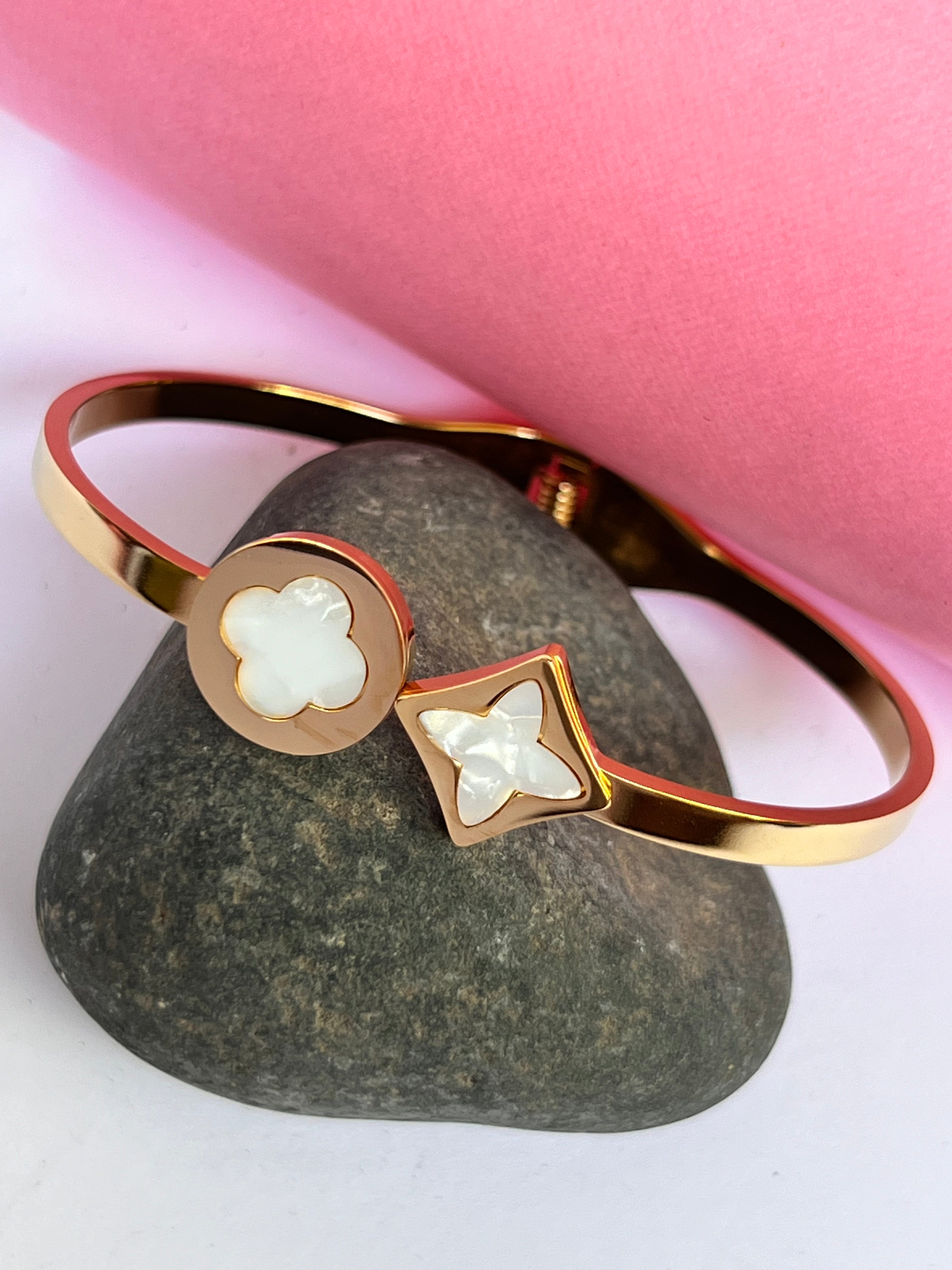 CLOVIÀ B & W Anti-Tarnish Bracelet