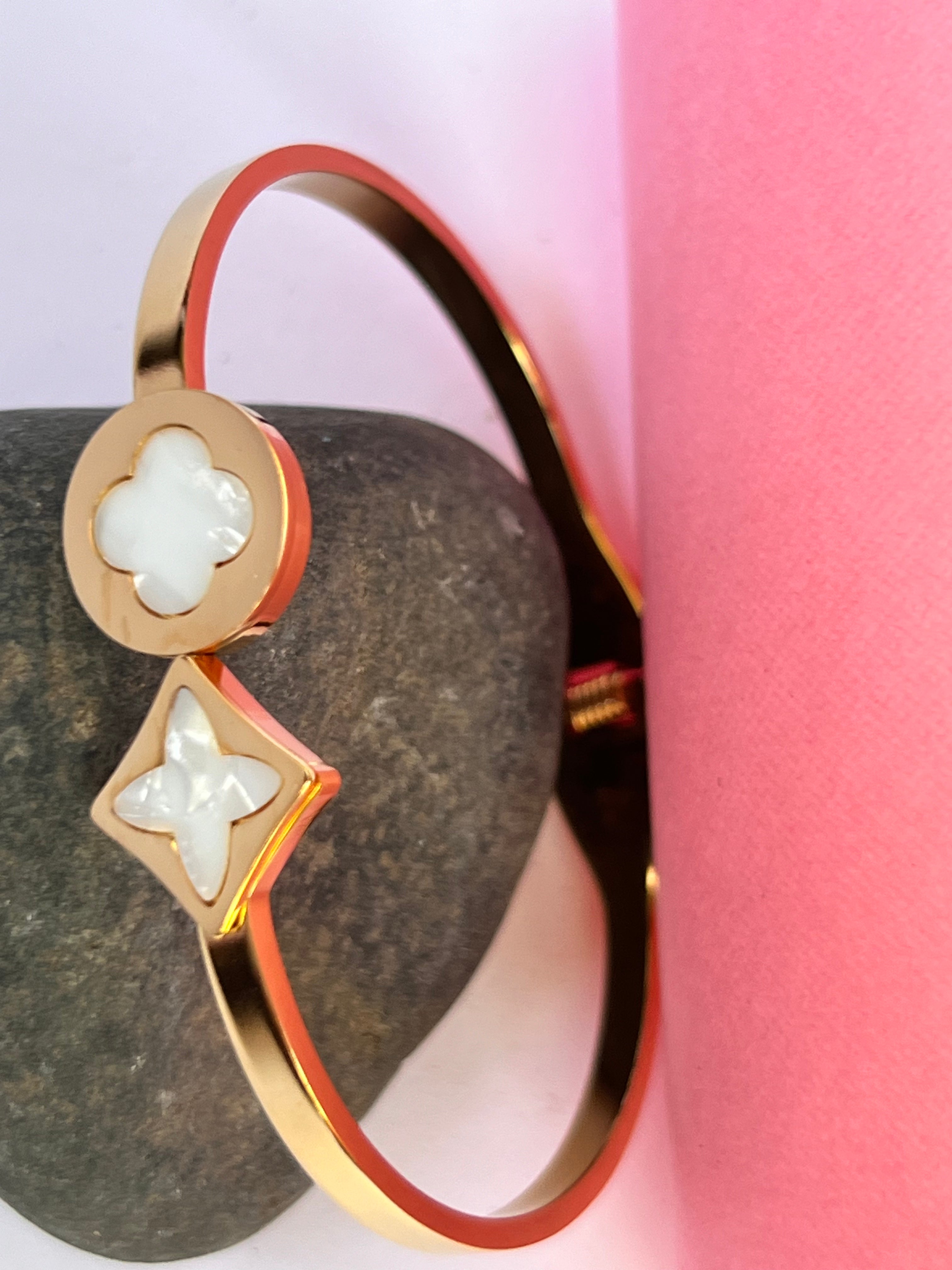 CLOVIÀ B & W Anti-Tarnish Bracelet