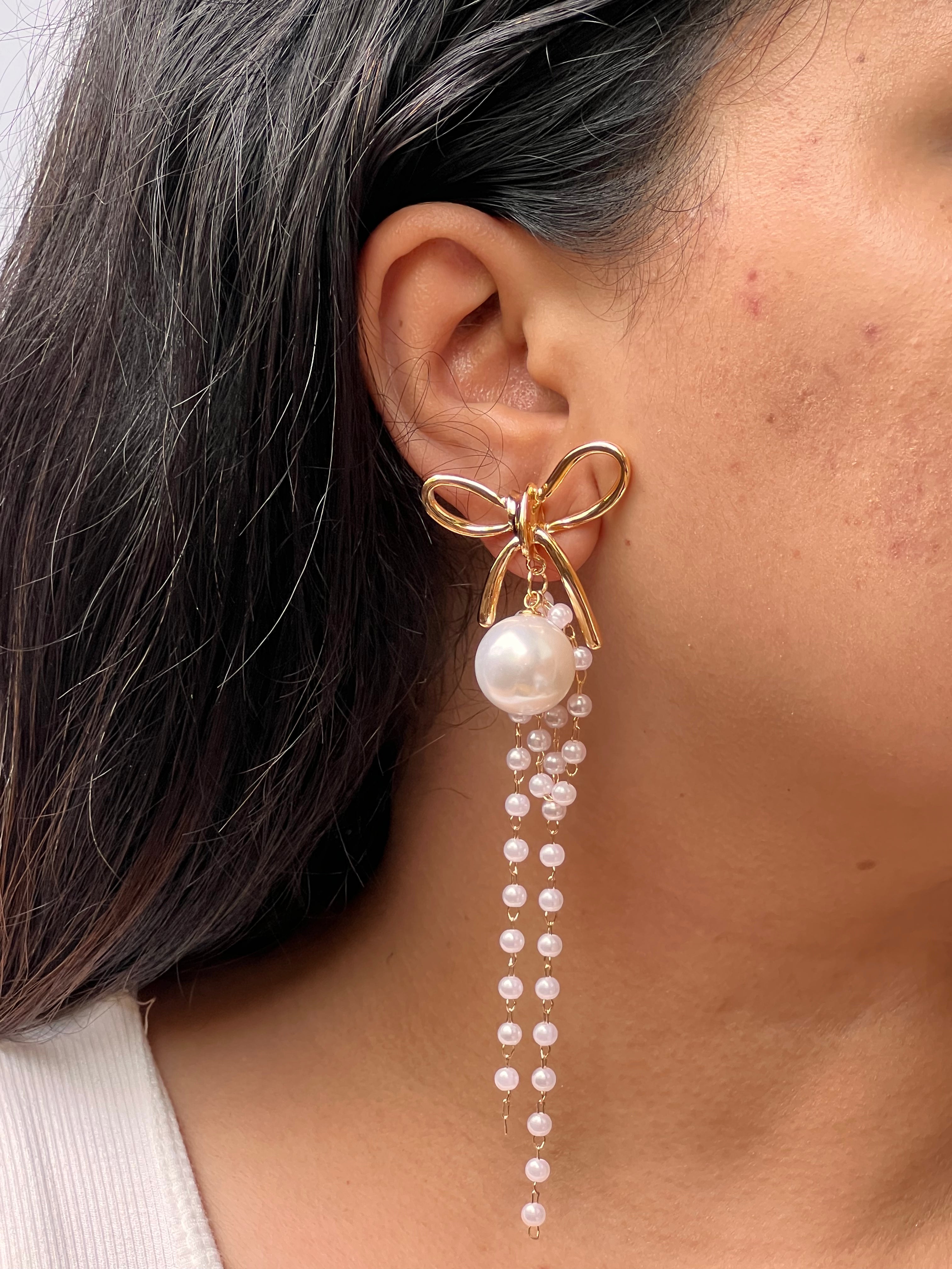 BOW & PEARL AFFAIR Fashion Earrings