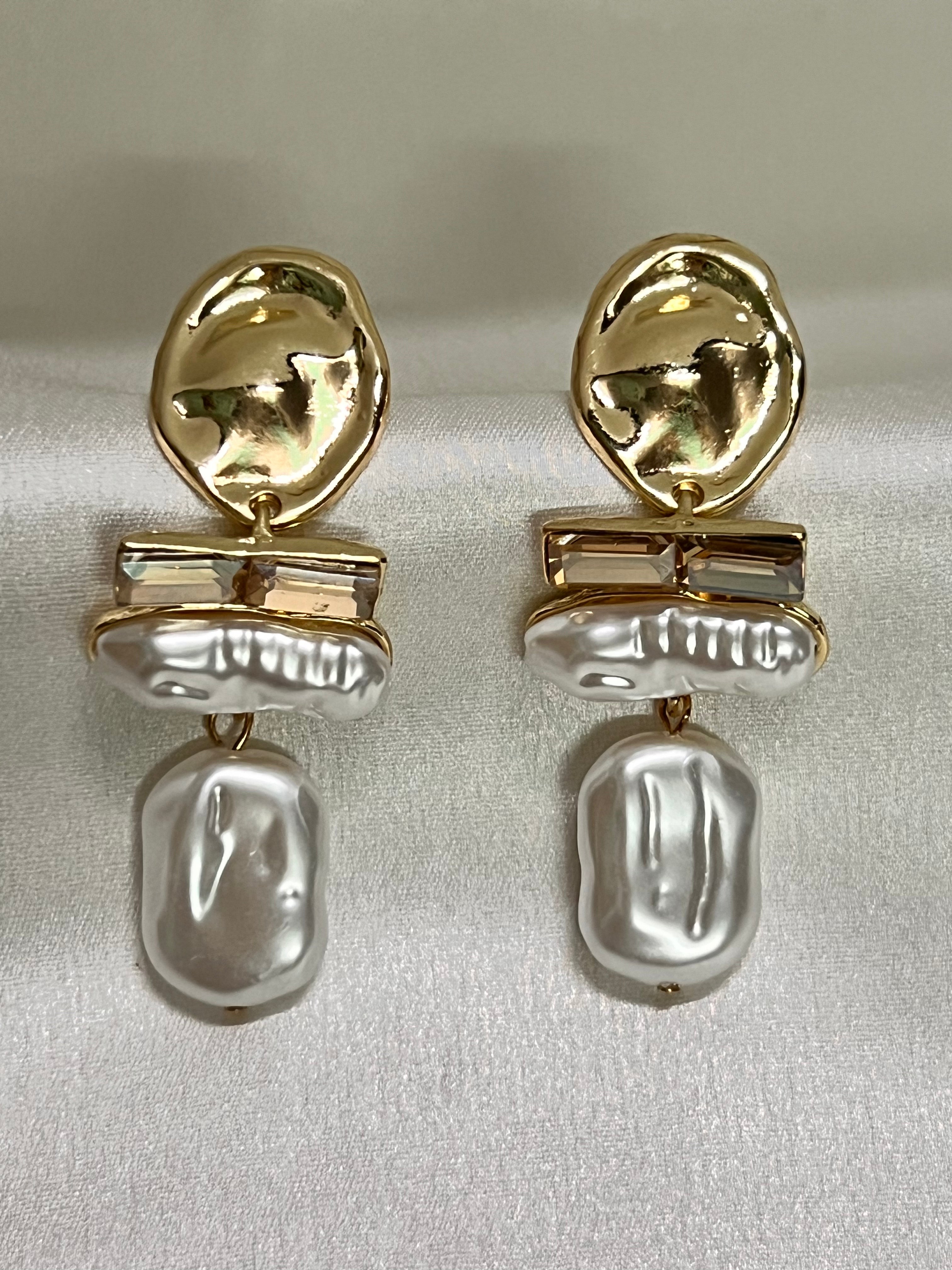 SERENE PEARL Fashion Earrings