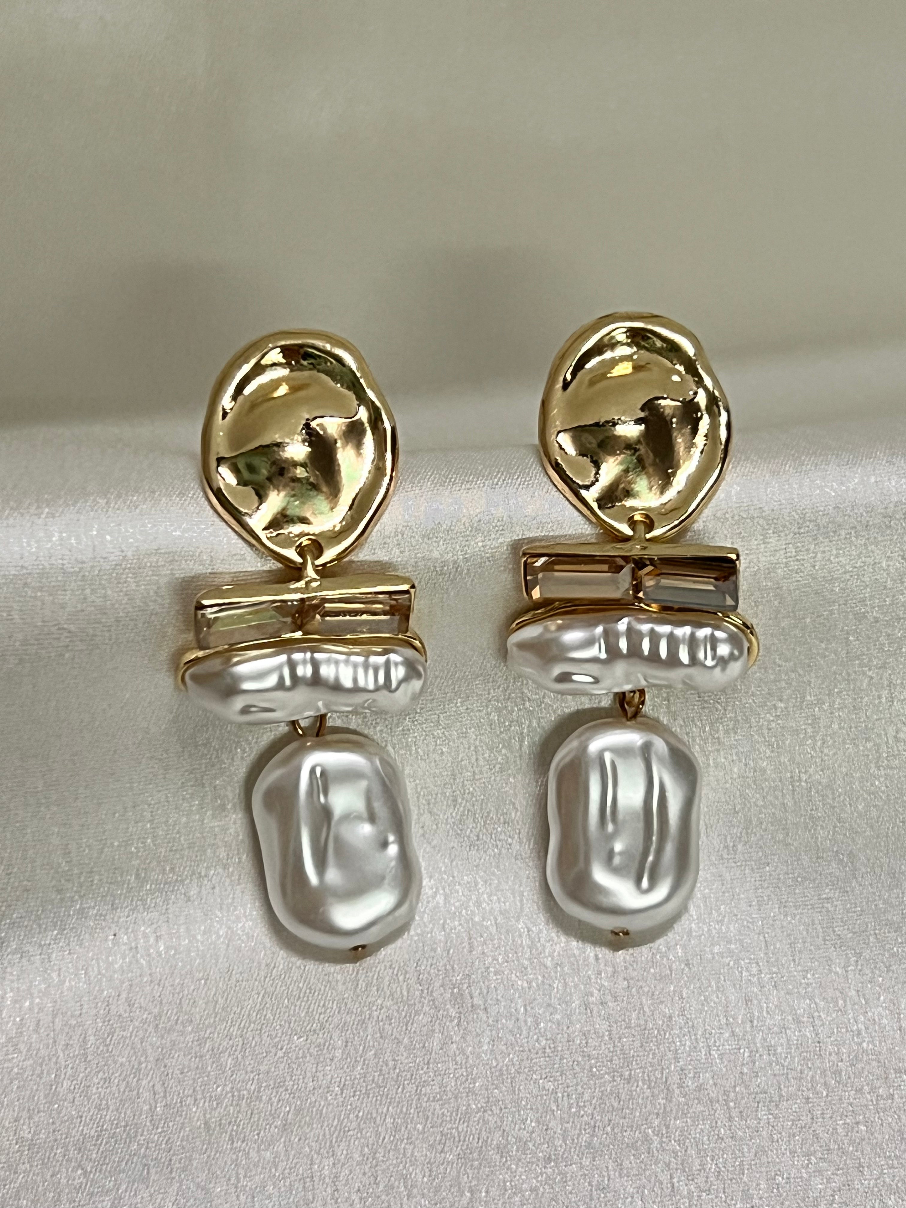 SERENE PEARL Fashion Earrings