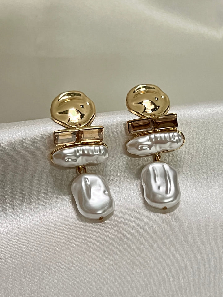 SERENE PEARL Fashion Earrings