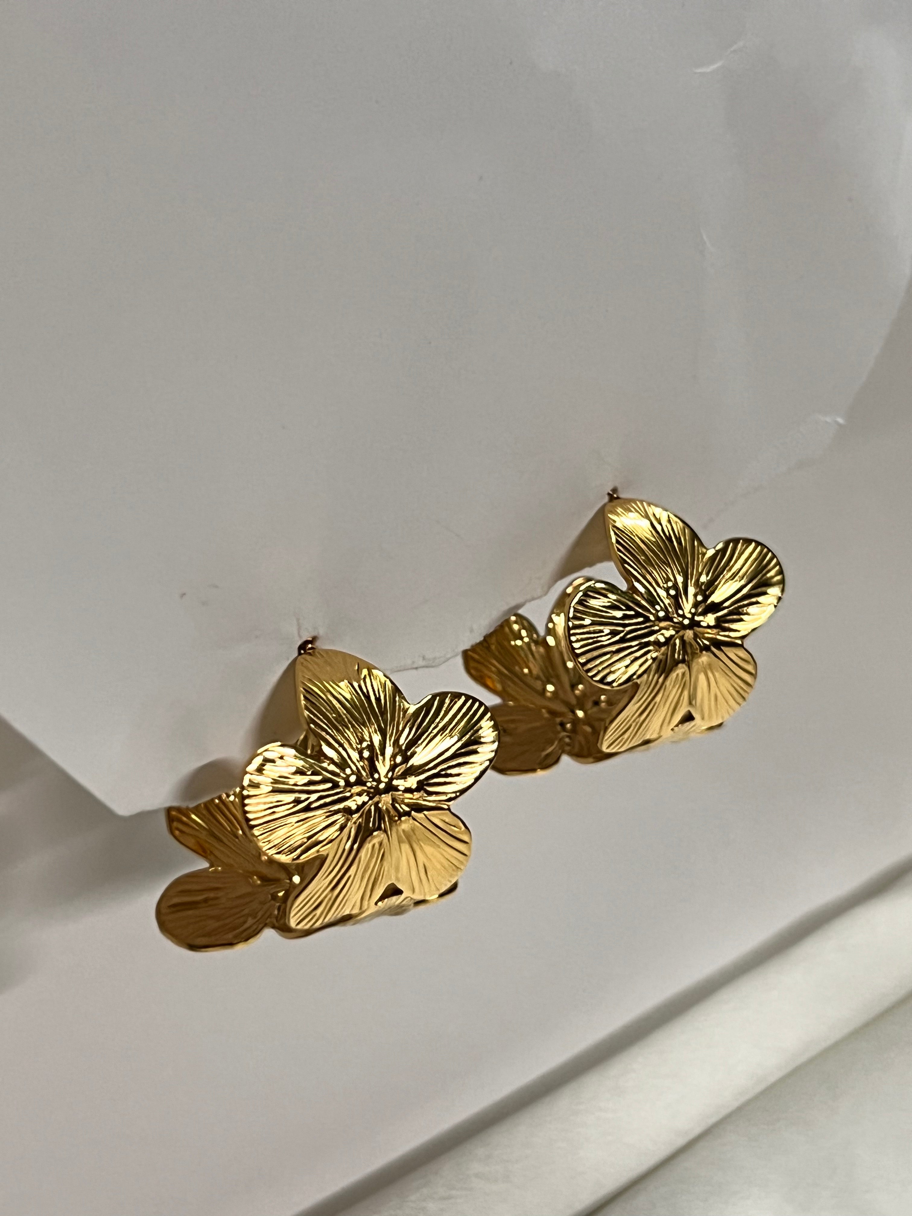 ELORA Anti-tarnish Hoops