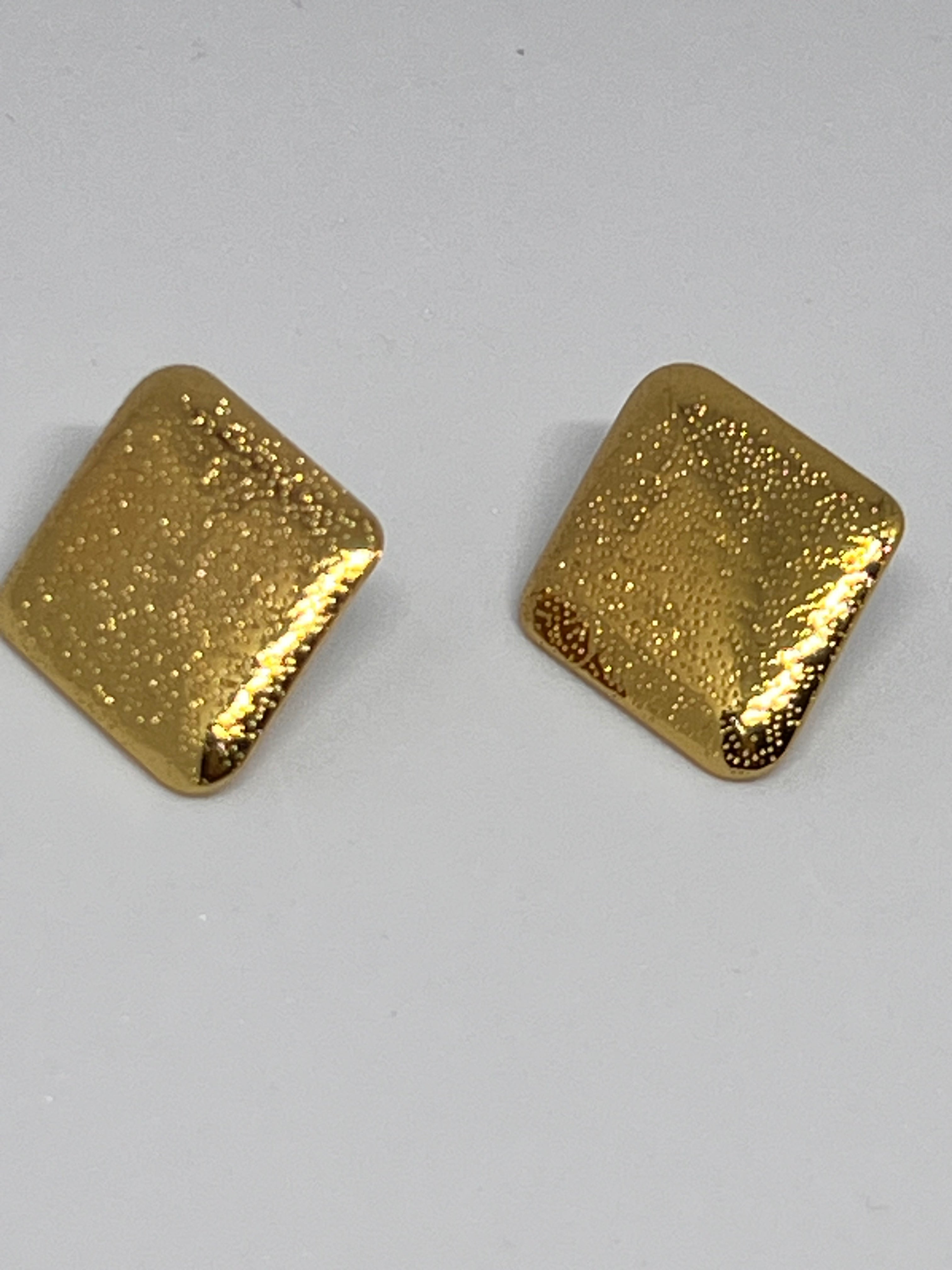 JYNX Anti-tarnish stud