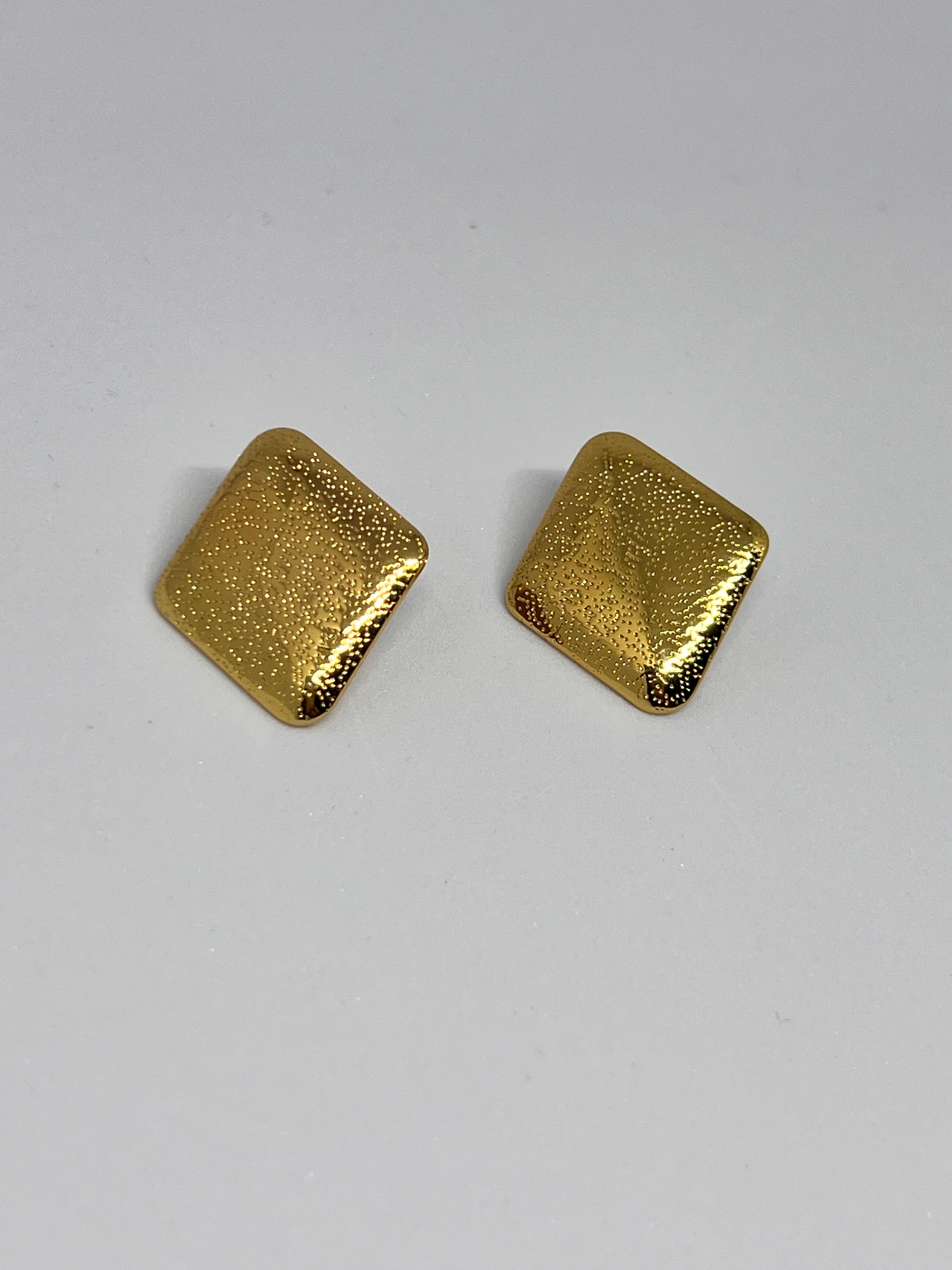 JYNX Anti-tarnish stud