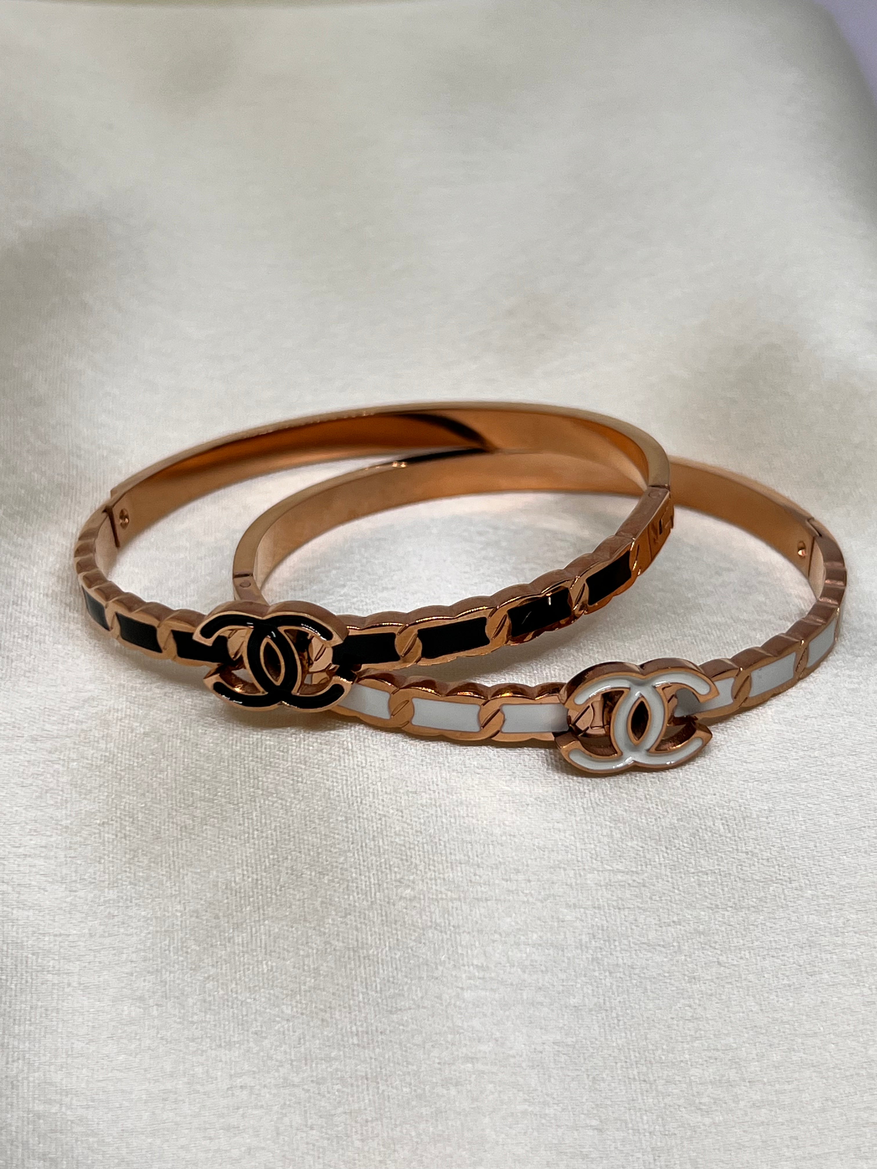 CHÉRIE B & W Anti-Tarnish Bracelet