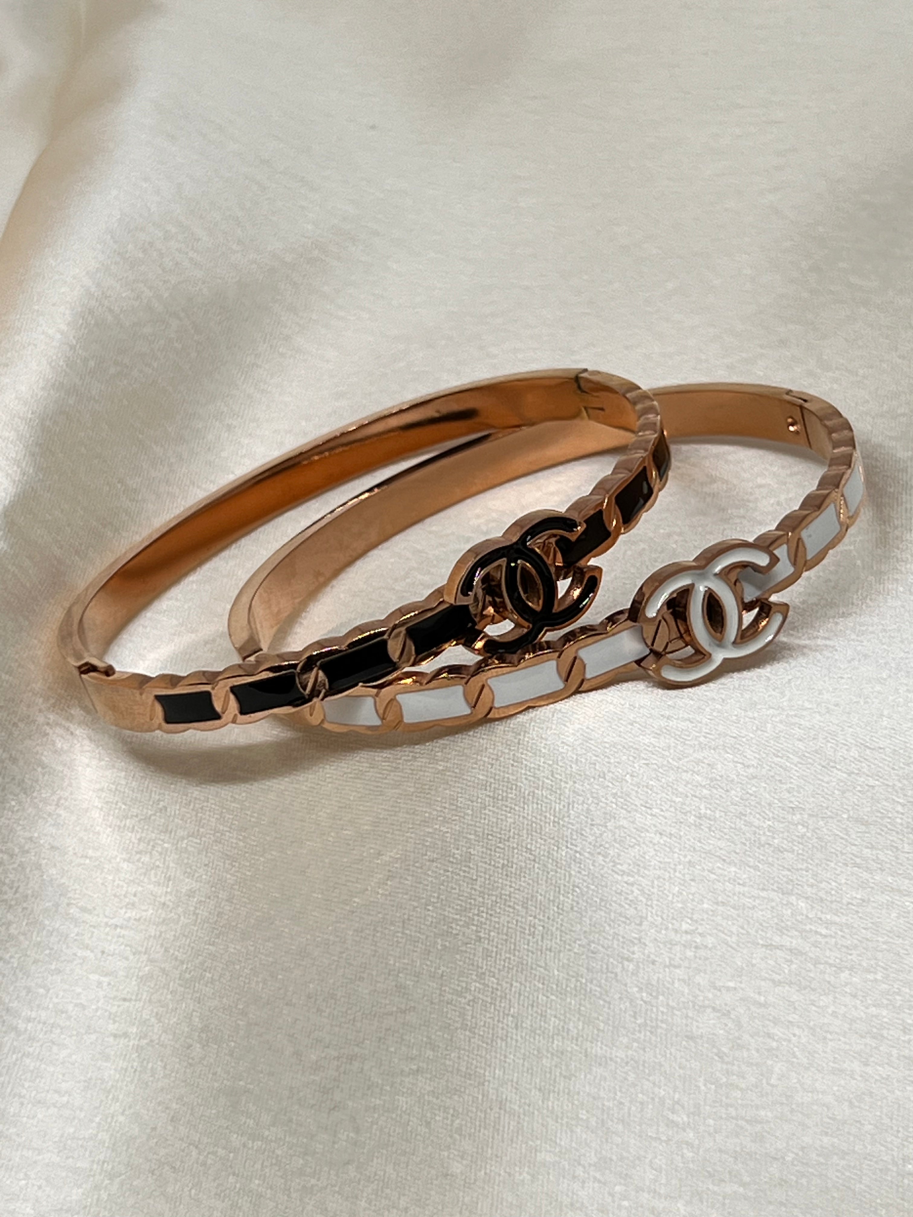 CHÉRIE B & W Anti-Tarnish Bracelet