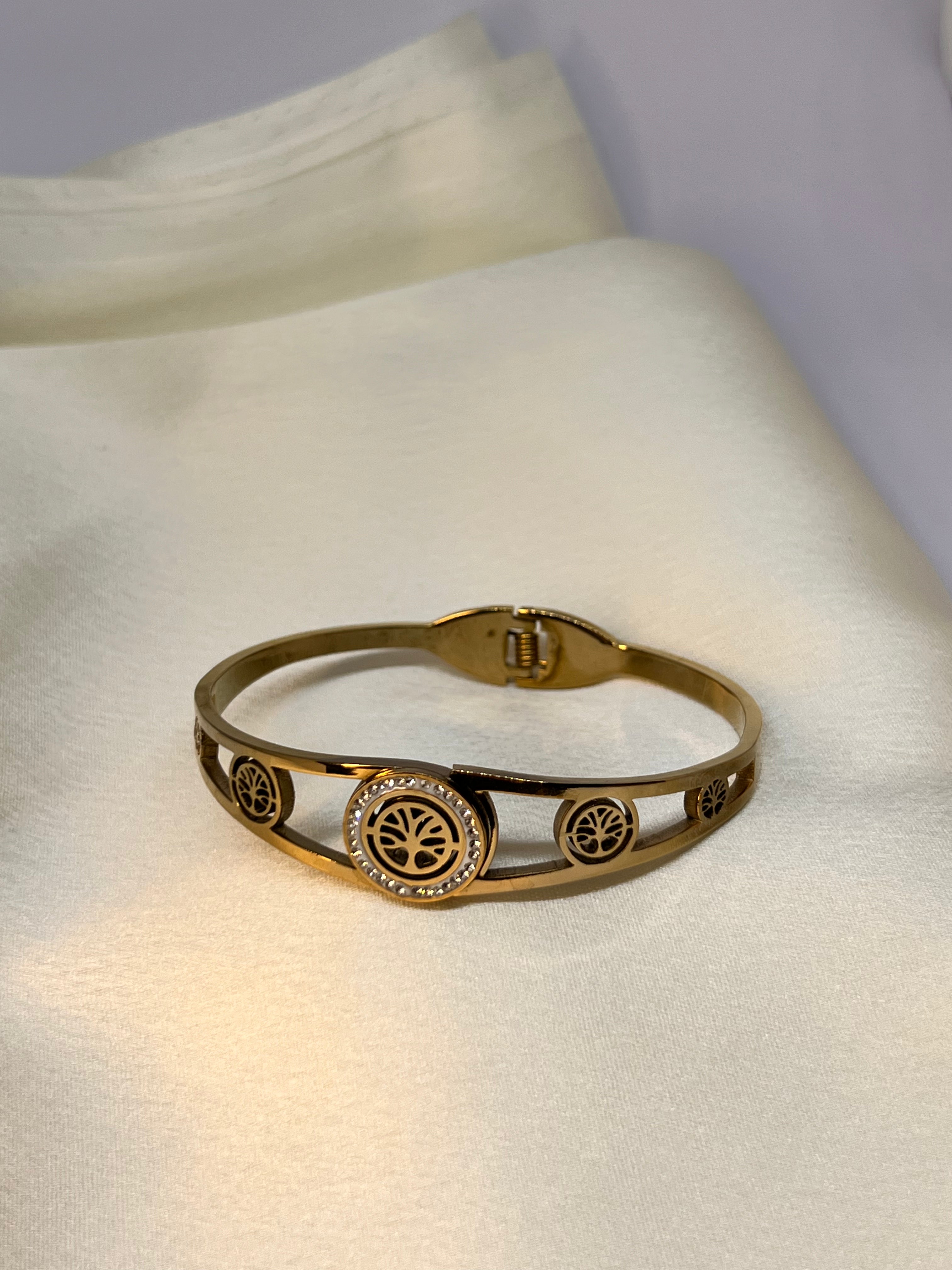 VATÍKA Anti-tarnish Bracelet