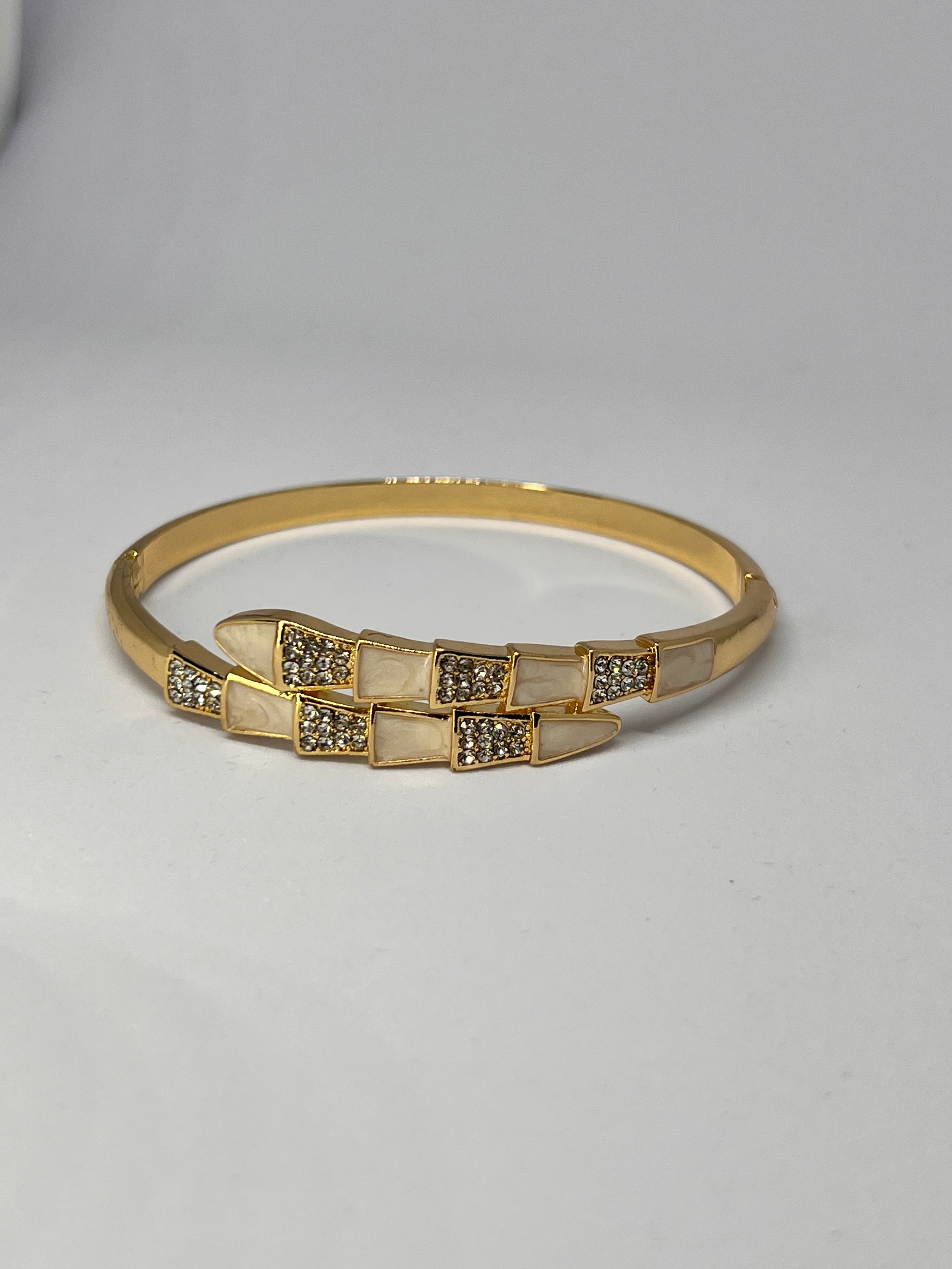 SOLYA Anti-Tarnish Bracelet