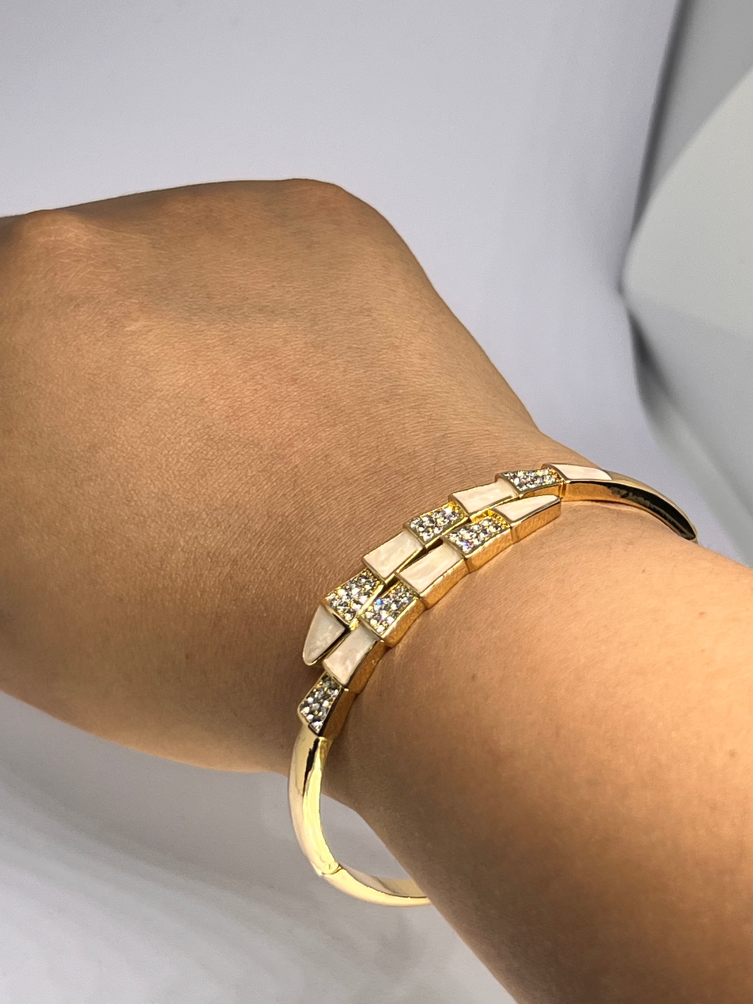 SOLYA Anti-Tarnish Bracelet