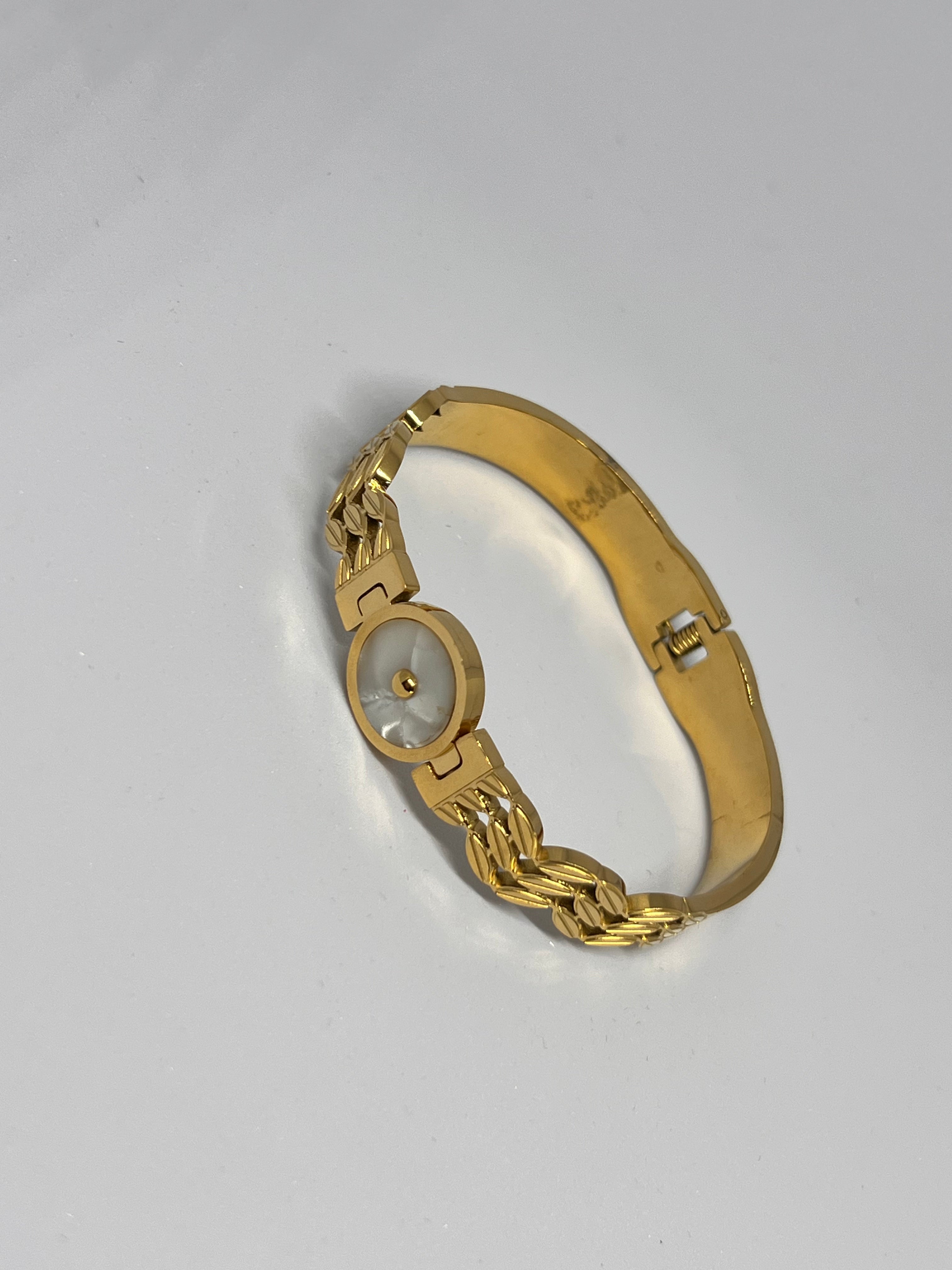 ELYRA Anti-Tarnish Bracelet