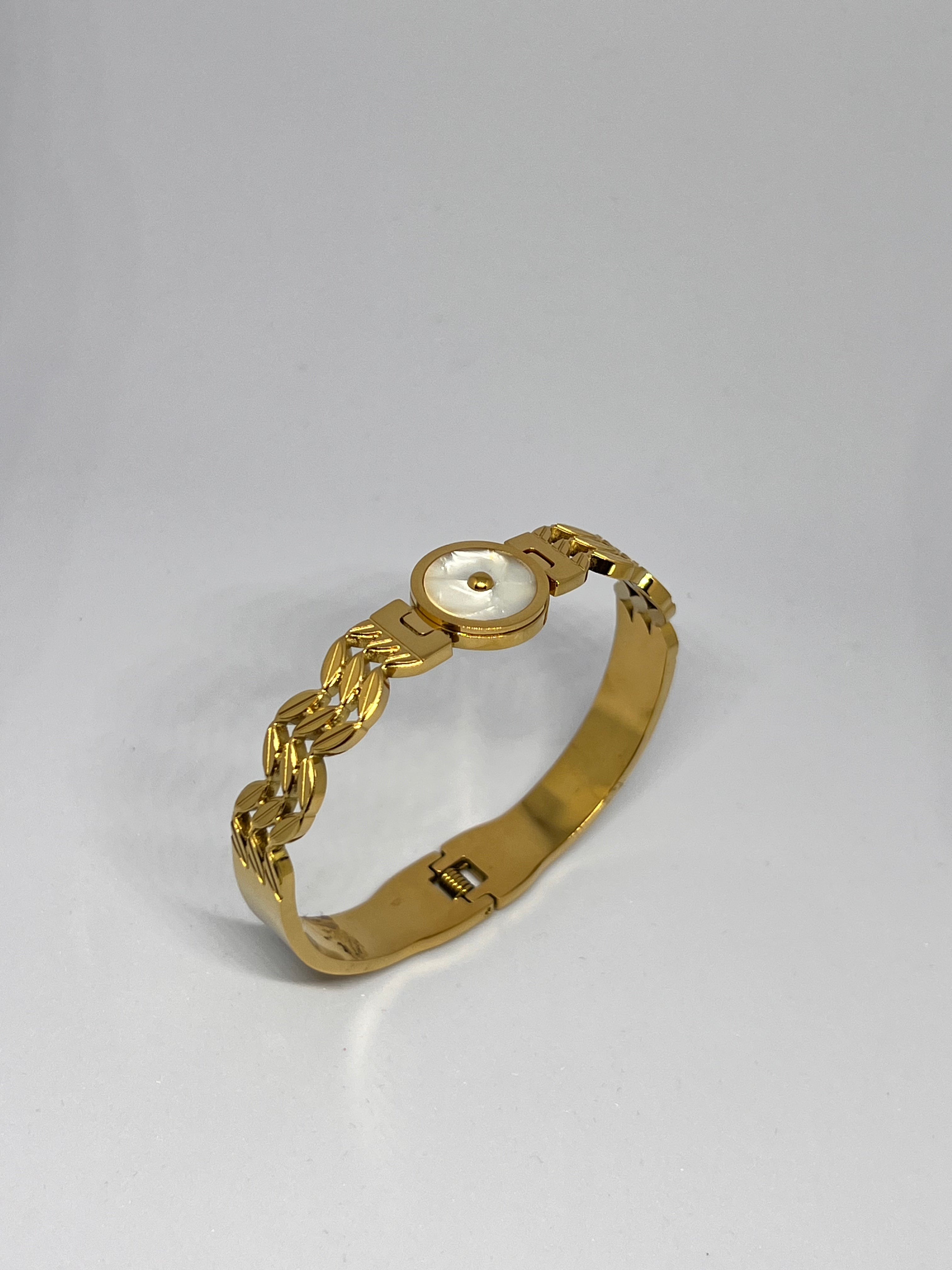 ELYRA Anti-Tarnish Bracelet