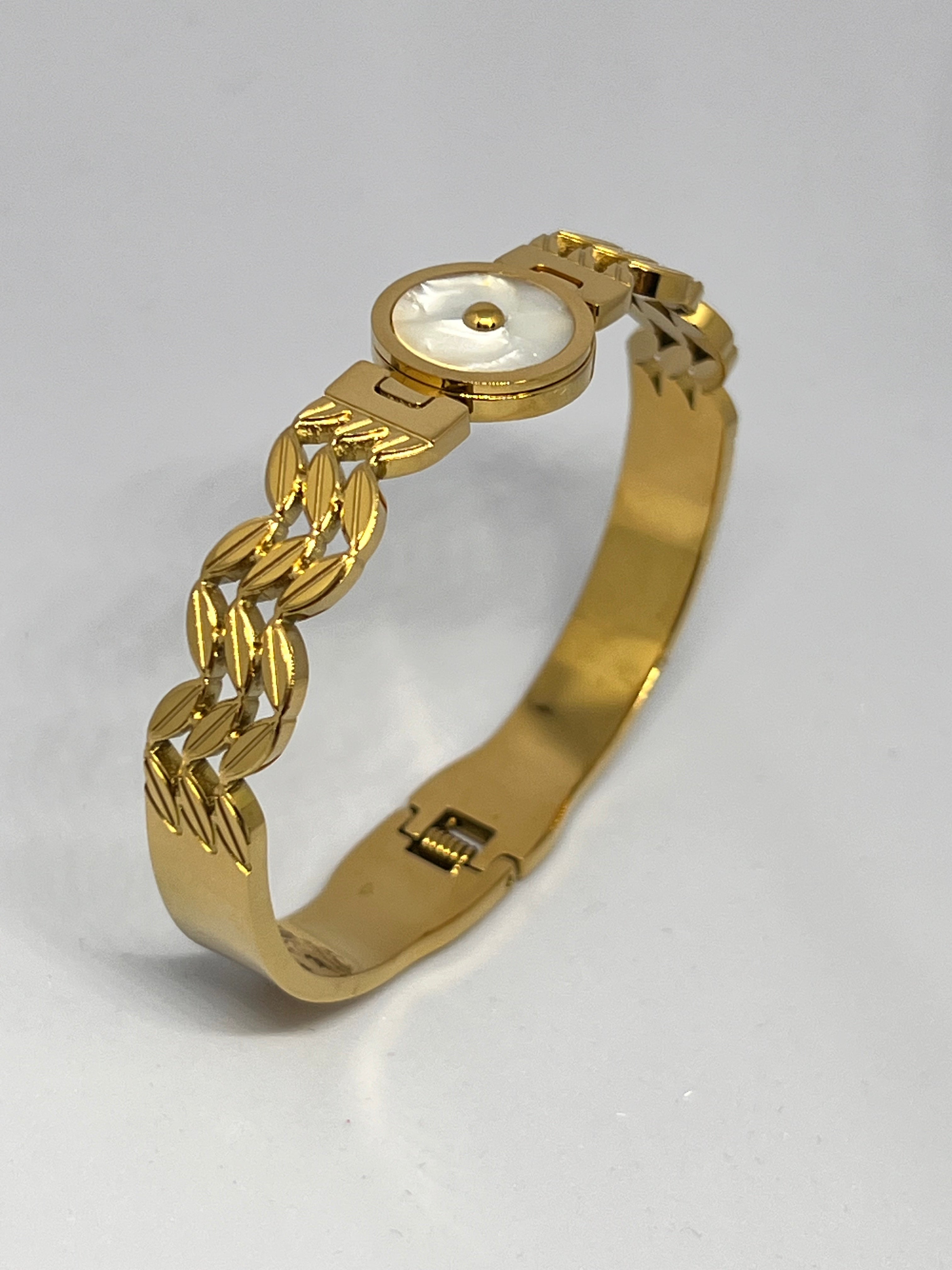 ELYRA Anti-Tarnish Bracelet