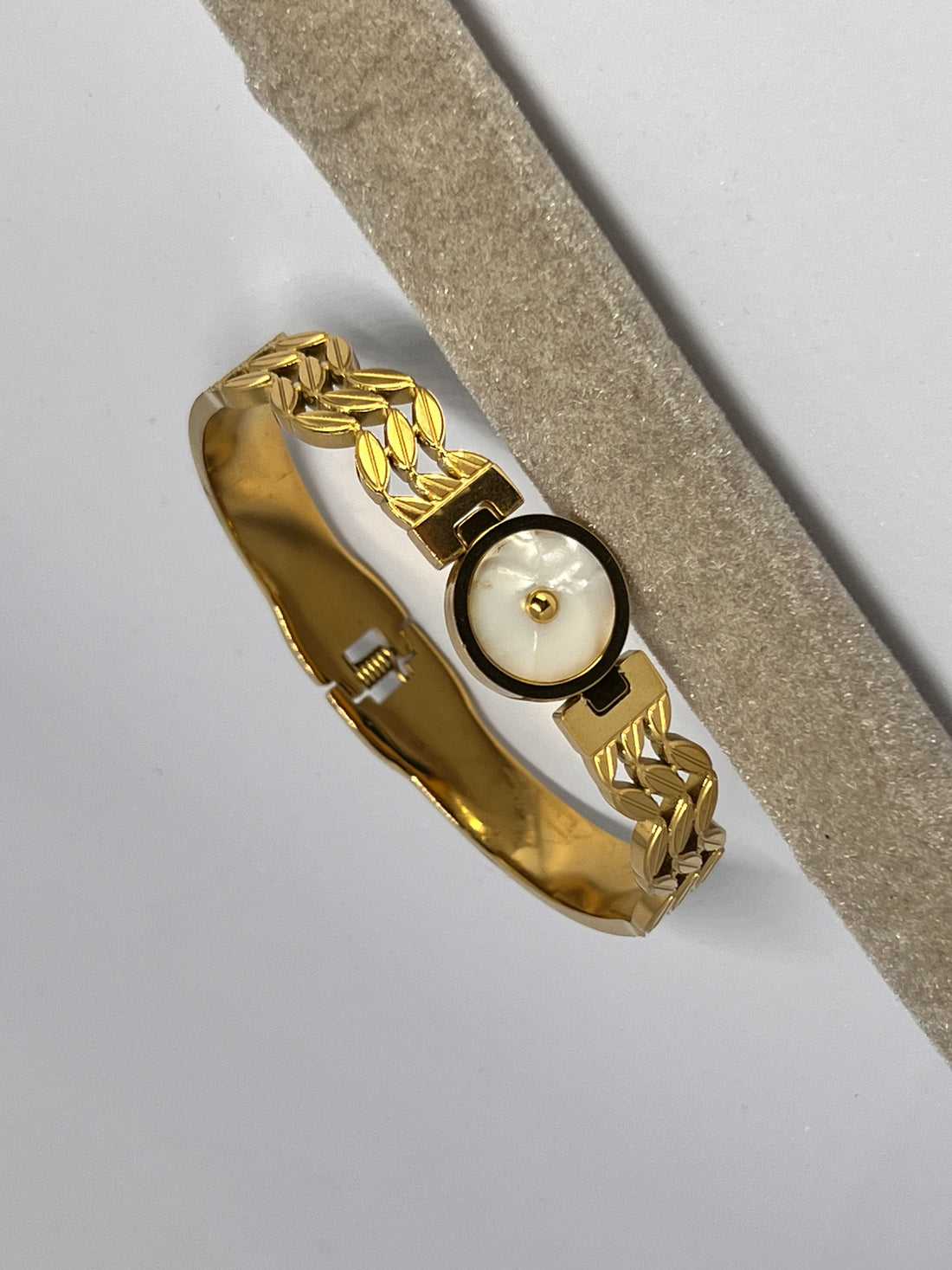 ELYRA Anti-Tarnish Bracelet