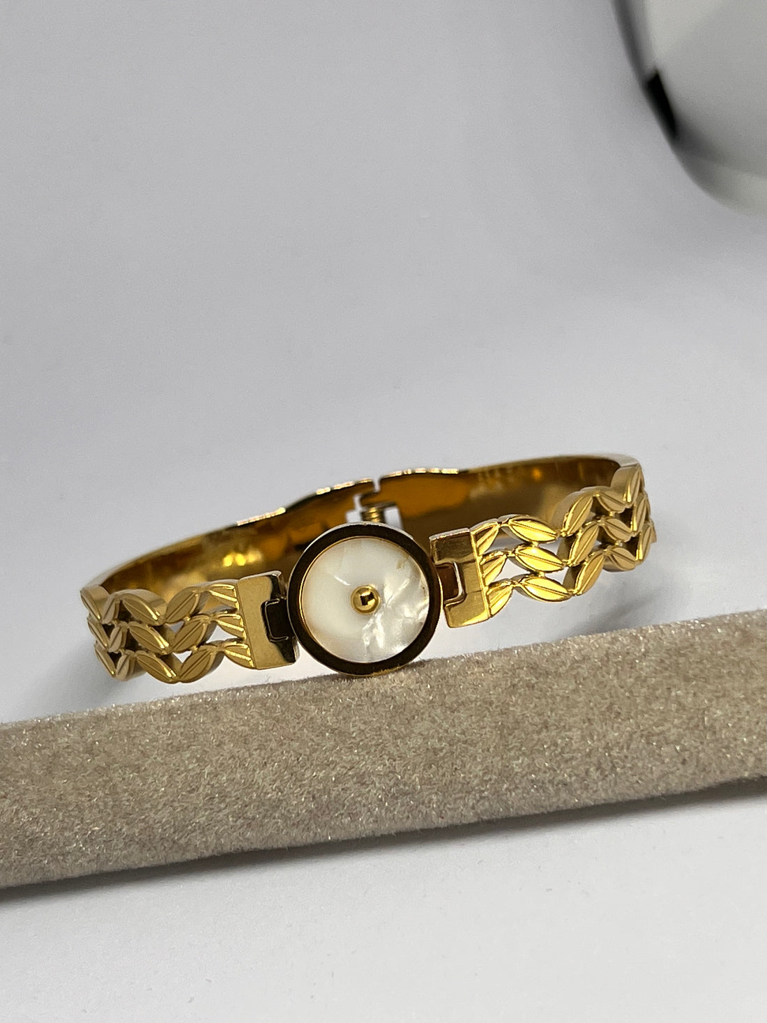 ELYRA Anti-Tarnish Bracelet