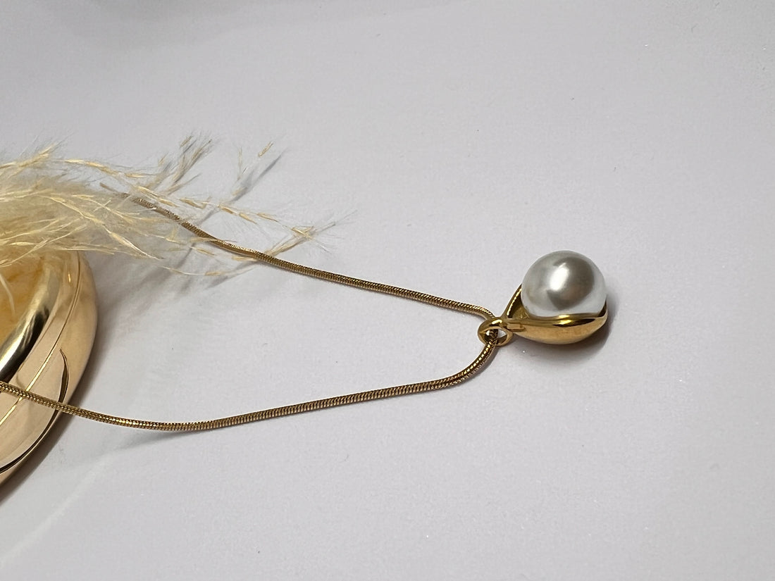 PEARLA Bloom Anti-Tarnish Necklace